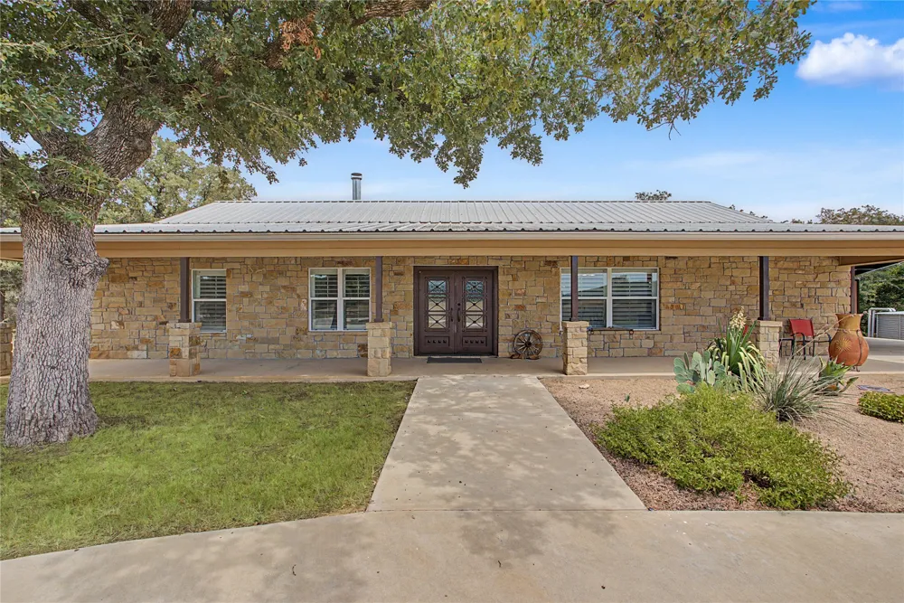 2728 S Fm 129 Santo, TX 76472