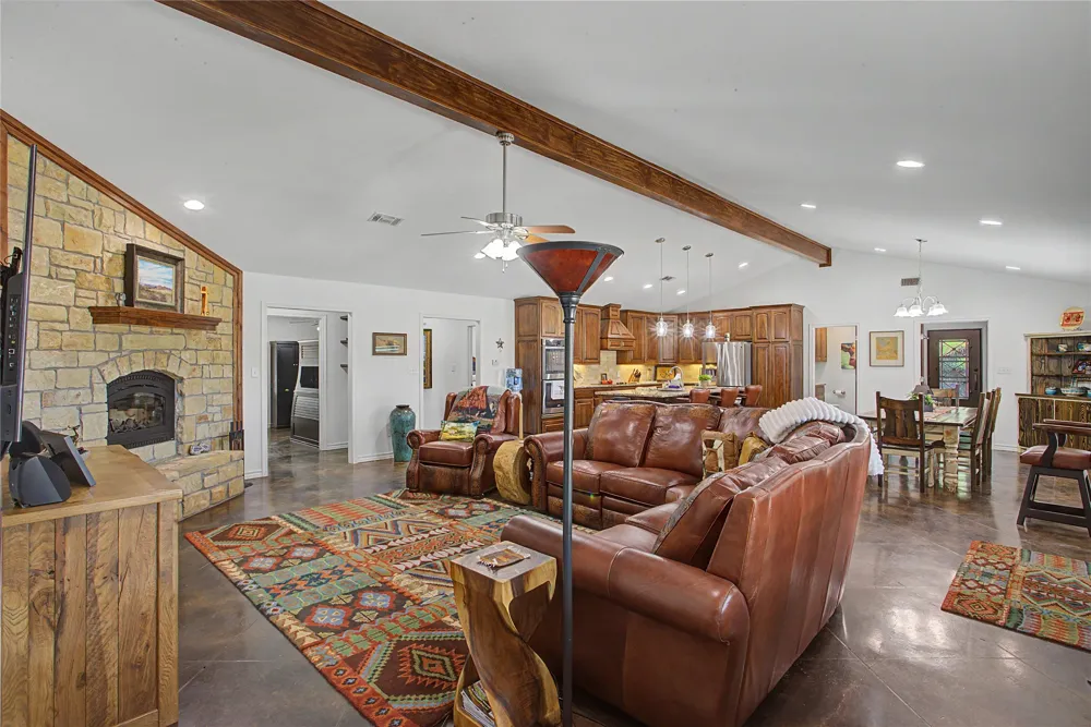 2728 S Fm 129 Santo, TX 76472