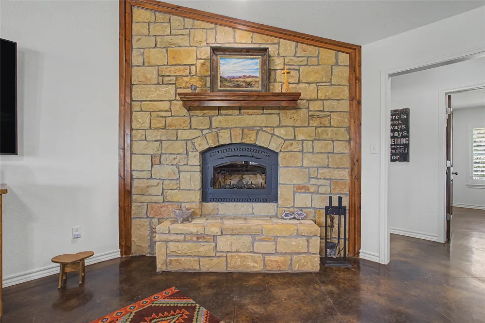 2728 S Fm 129 Santo, TX 76472