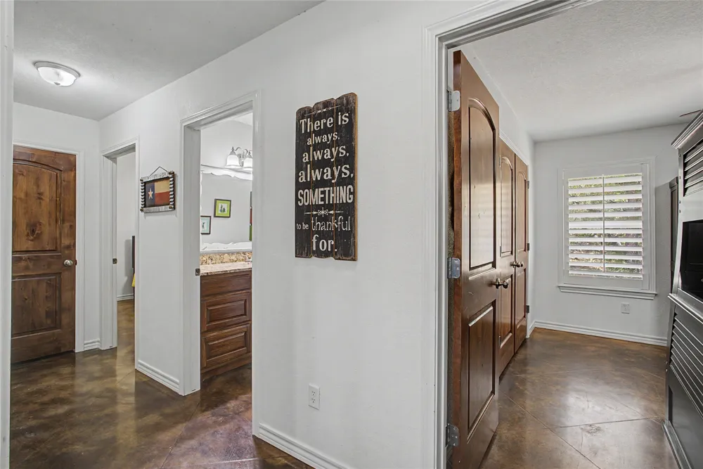 2728 S Fm 129 Santo, TX 76472