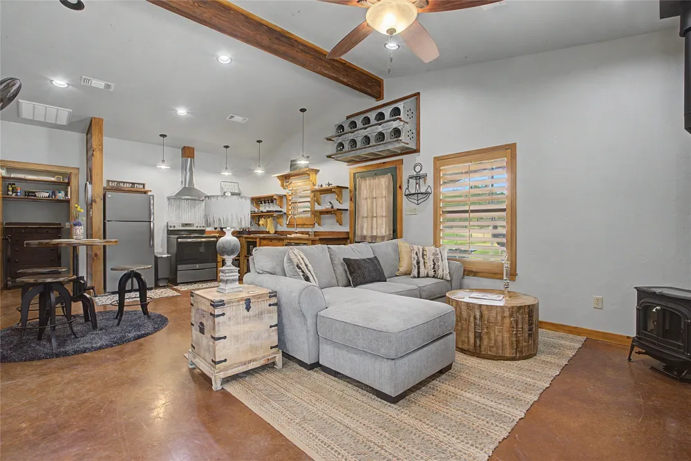 2728 S Fm 129 Santo, TX 76472