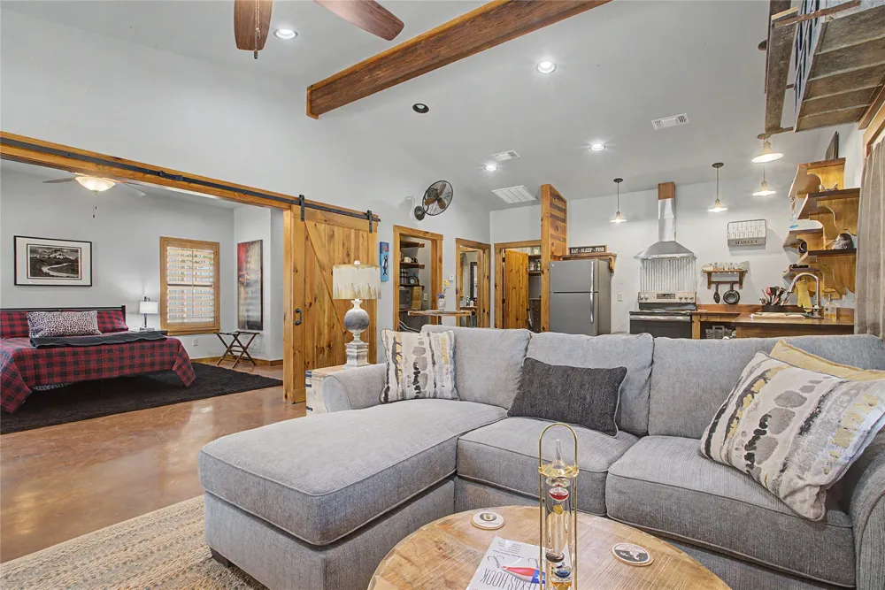 2728 S Fm 129 Santo, TX 76472