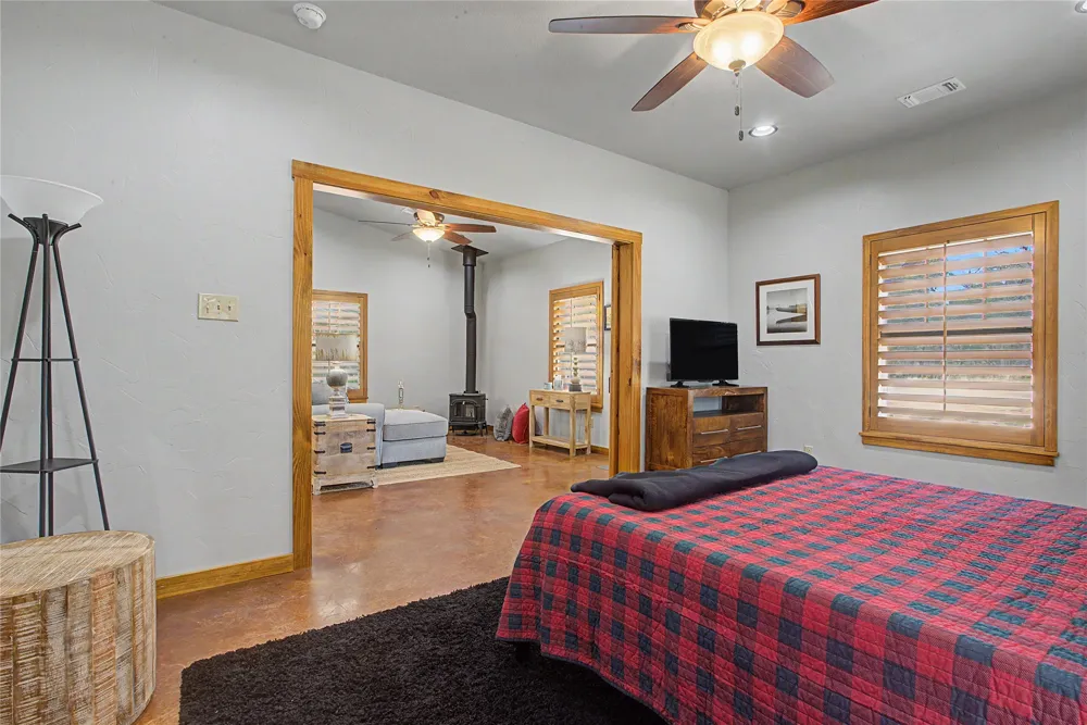 2728 S Fm 129 Santo, TX 76472