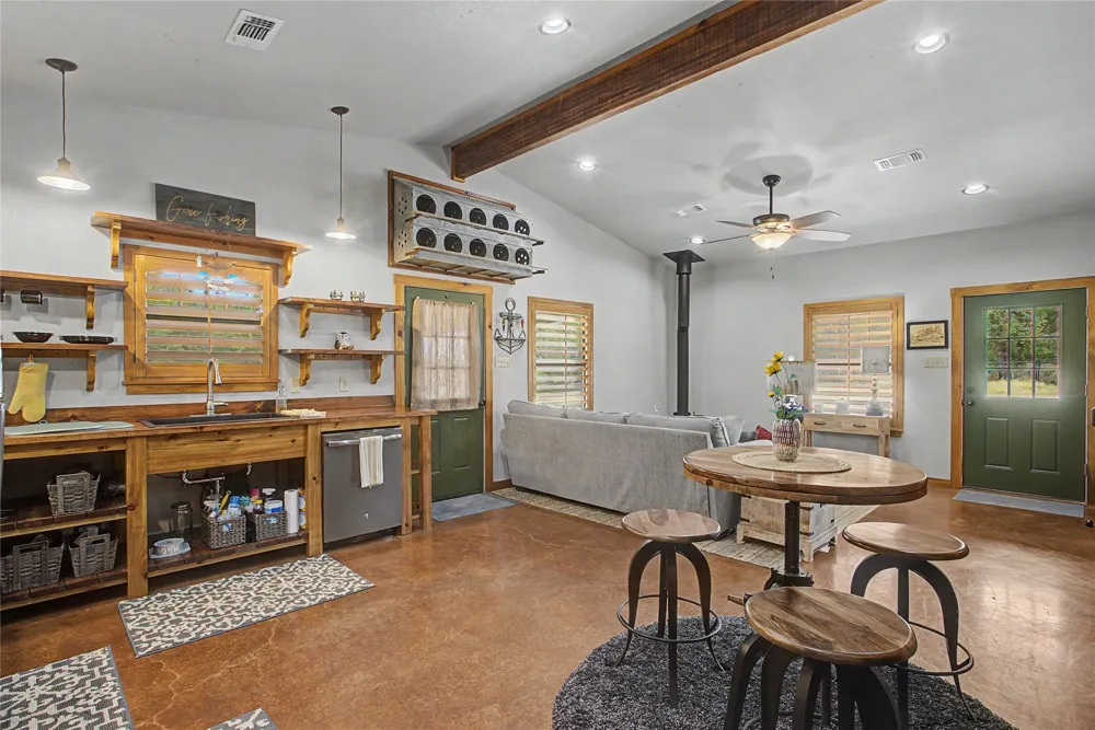 2728 S Fm 129 Santo, TX 76472