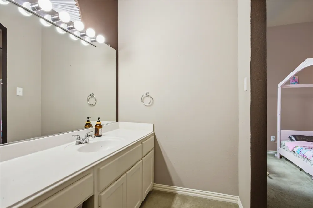 9024 Bottlebrush Lane Irving, TX 75063