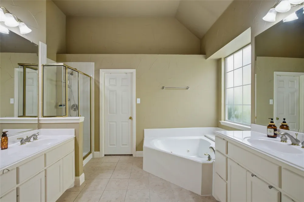 9024 Bottlebrush Lane Irving, TX 75063
