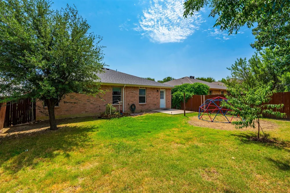 1612 Crown Point Drive Little Elm, TX 75036