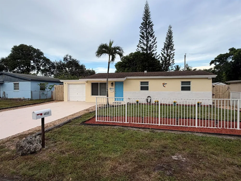4852 SW 44TH TERRACE Dania Beach, FL 33314