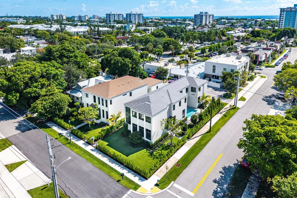 521 SE 4TH AVENUE Delray Beach, FL 33483