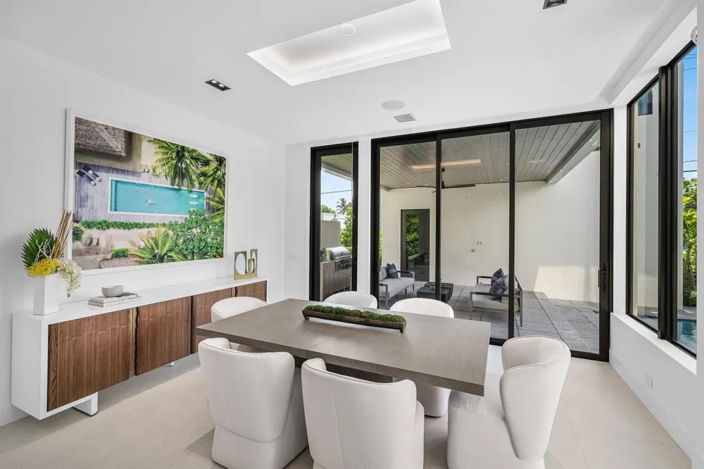 521 SE 4TH AVENUE Delray Beach, FL 33483
