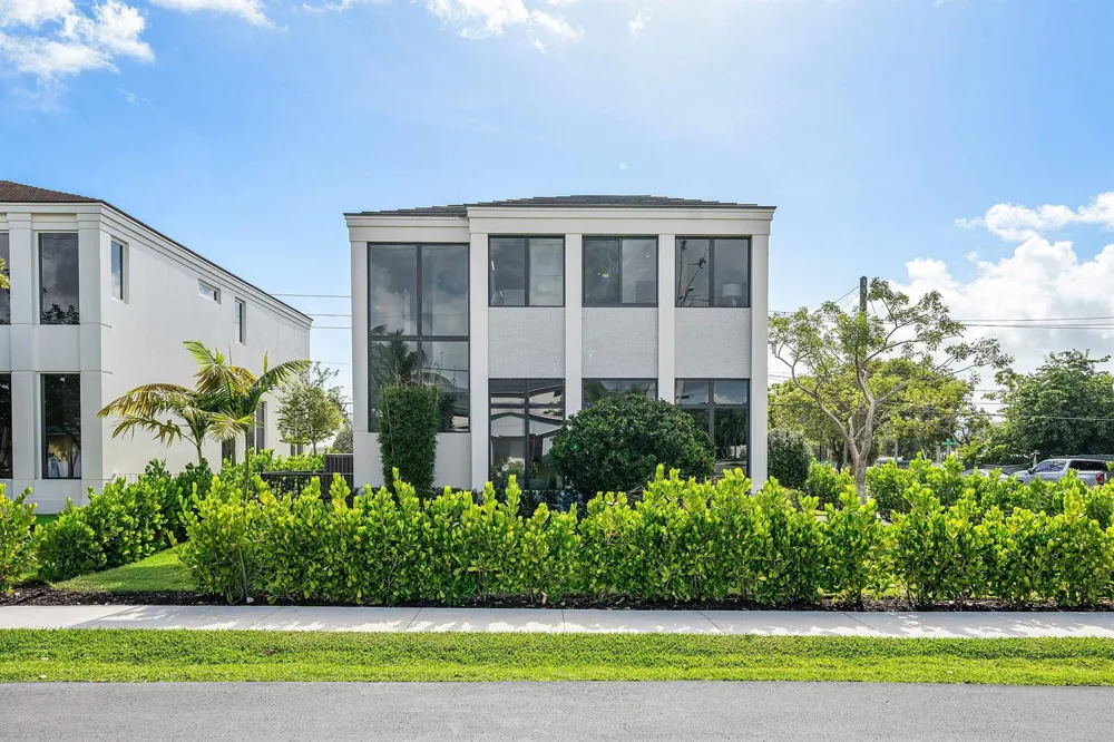 521 SE 4TH AVENUE Delray Beach, FL 33483