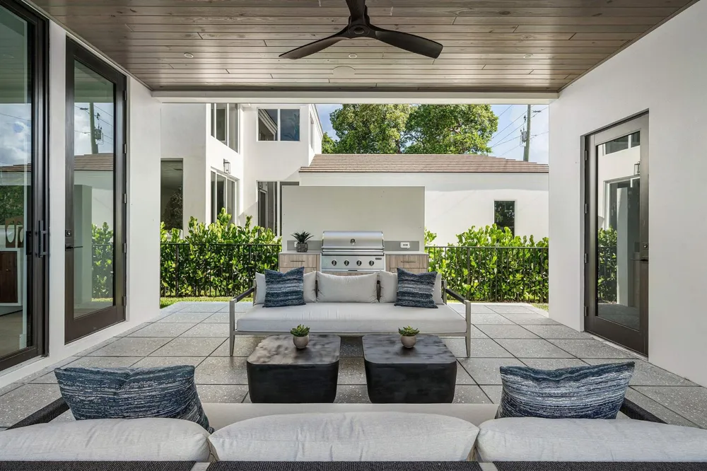 521 SE 4TH AVENUE Delray Beach, FL 33483