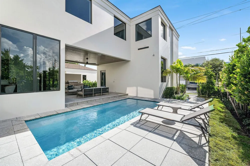 521 SE 4TH AVENUE Delray Beach, FL 33483