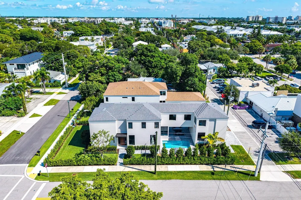 521 SE 4TH AVENUE Delray Beach, FL 33483