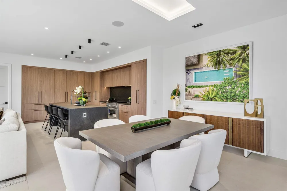 521 SE 4TH AVENUE Delray Beach, FL 33483