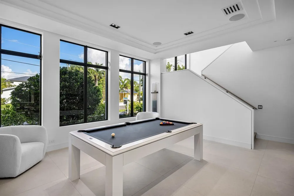 521 SE 4TH AVENUE Delray Beach, FL 33483