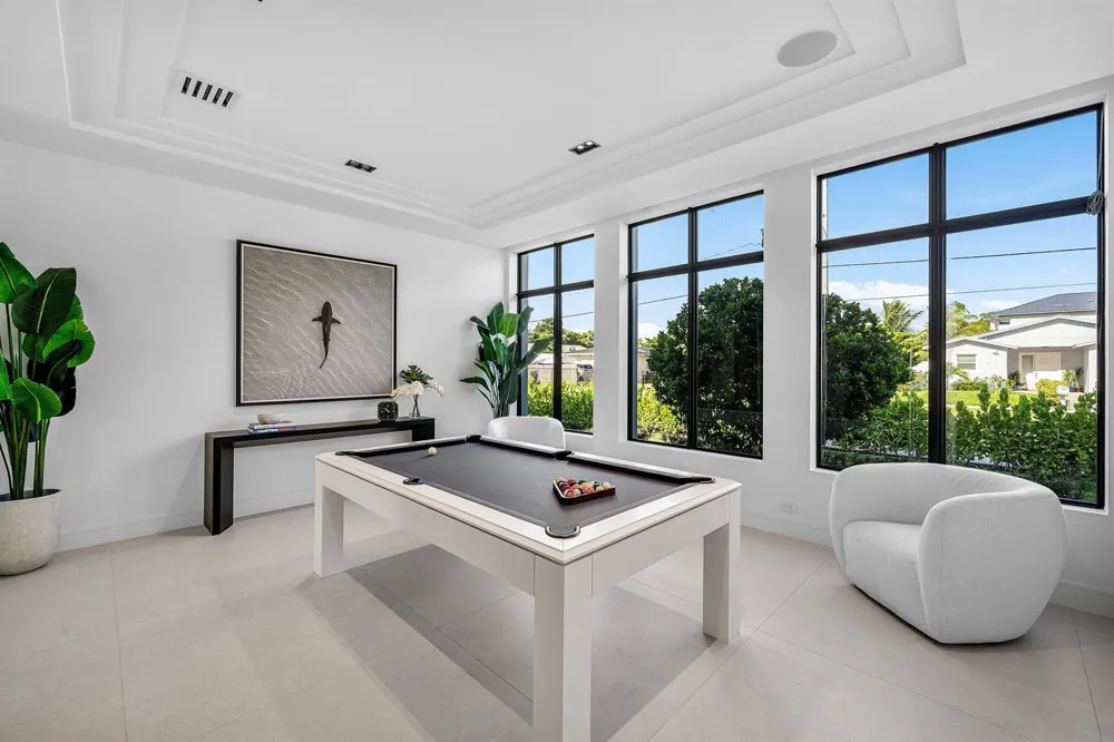 521 SE 4TH AVENUE Delray Beach, FL 33483