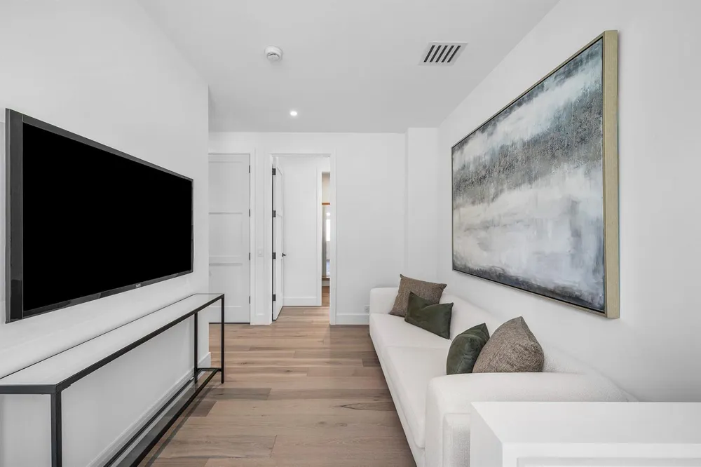 521 SE 4TH AVENUE Delray Beach, FL 33483
