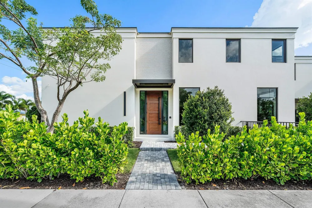 521 SE 4TH AVENUE Delray Beach, FL 33483