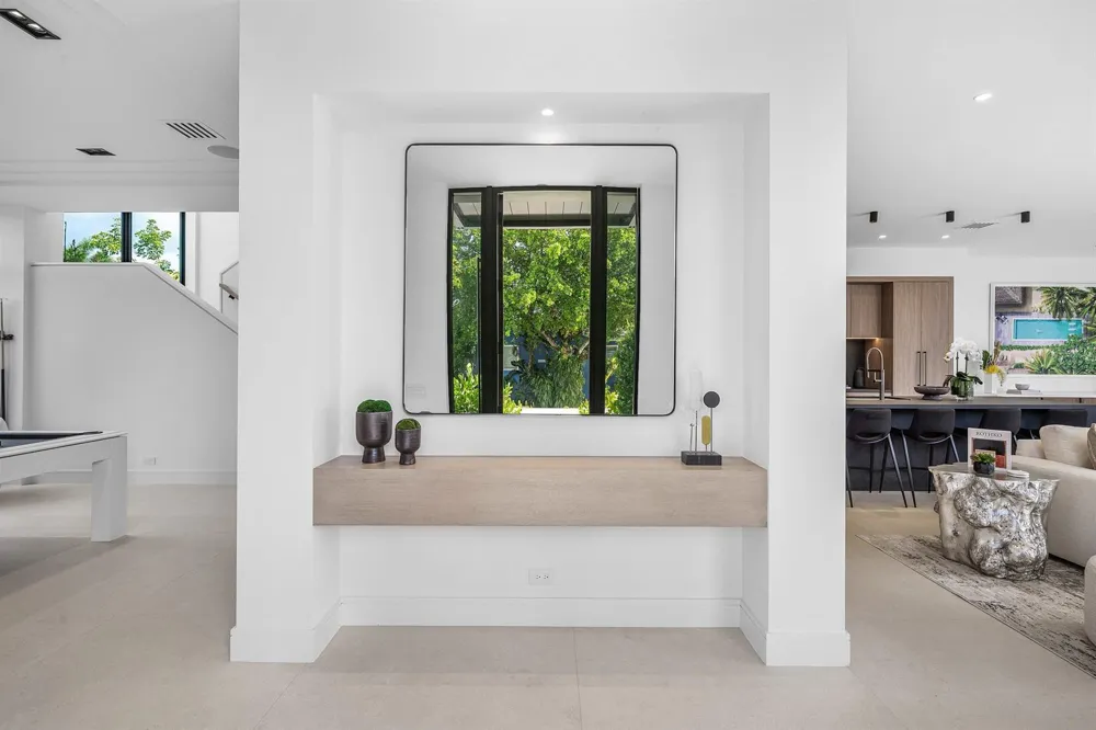 521 SE 4TH AVENUE Delray Beach, FL 33483