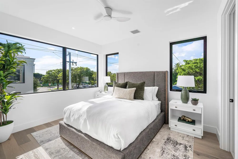 521 SE 4TH AVENUE Delray Beach, FL 33483