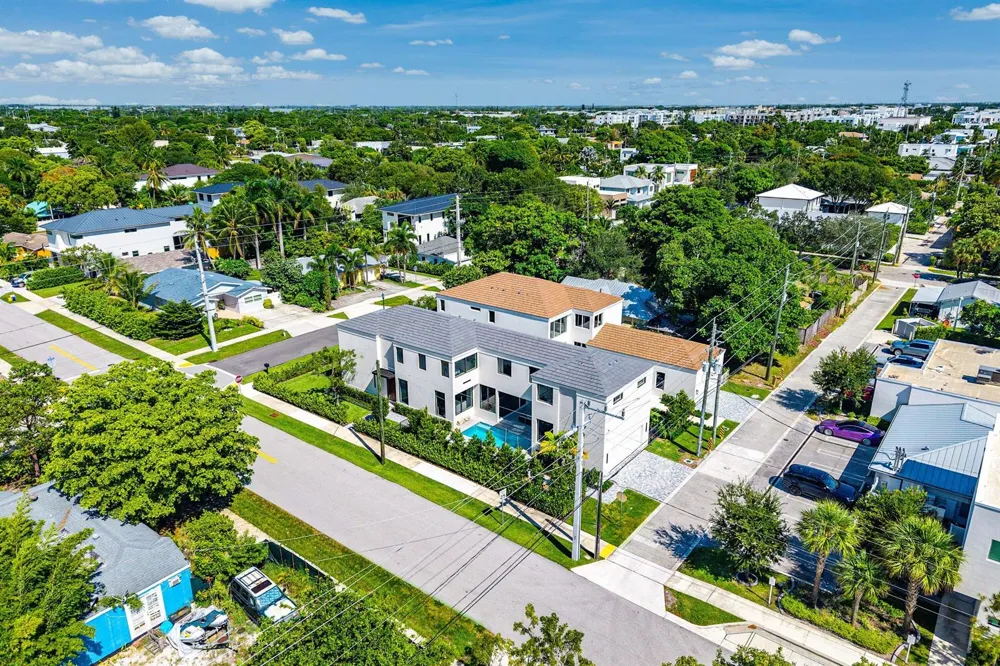 521 SE 4TH AVENUE Delray Beach, FL 33483