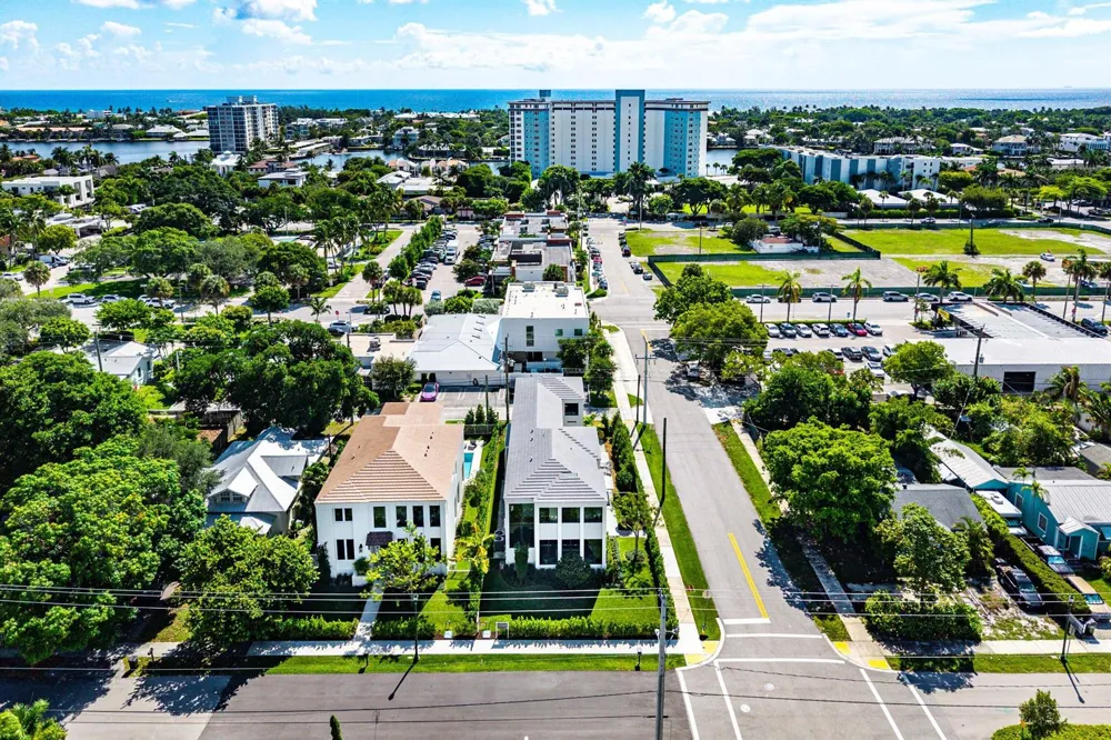 521 SE 4TH AVENUE Delray Beach, FL 33483