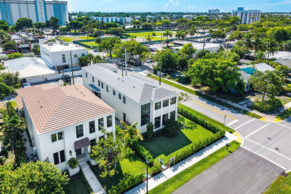 521 SE 4TH AVENUE Delray Beach, FL 33483