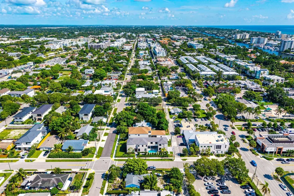 521 SE 4TH AVENUE Delray Beach, FL 33483