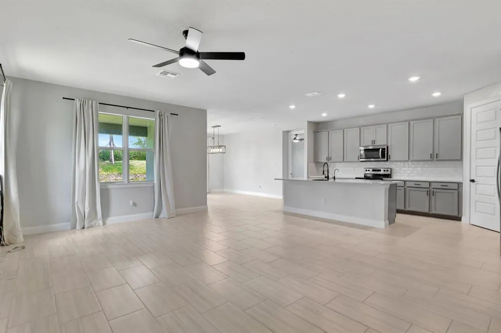 8606 DAHLIA CIRCLE Port St. Lucie, FL 34986