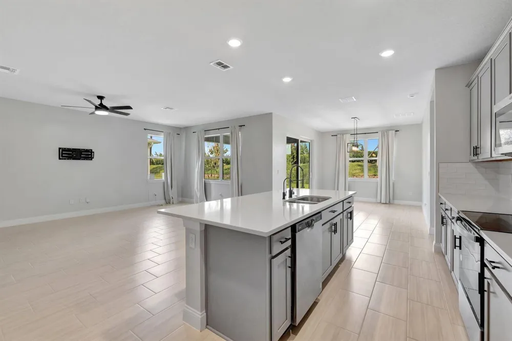 8606 DAHLIA CIRCLE Port St. Lucie, FL 34986