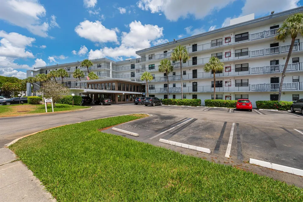 9235 SW 8th Street #405 Boca Raton, FL 33428