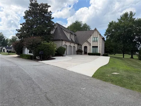 27 Carlson Terrace