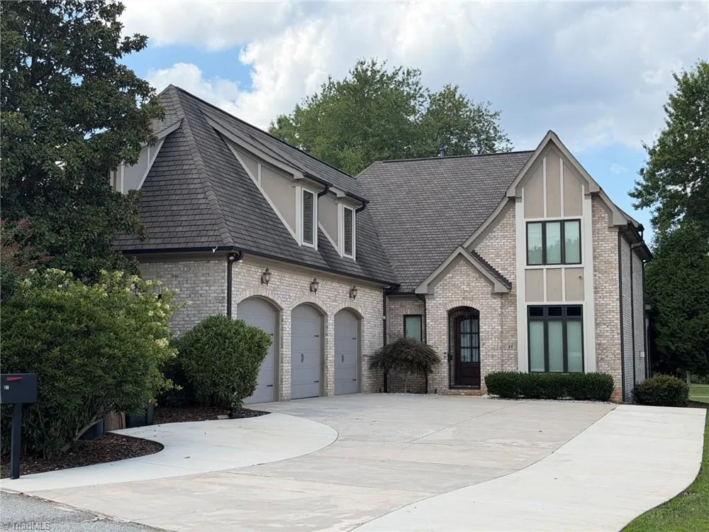 27 Carlson Terrace Greensboro, NC 27410