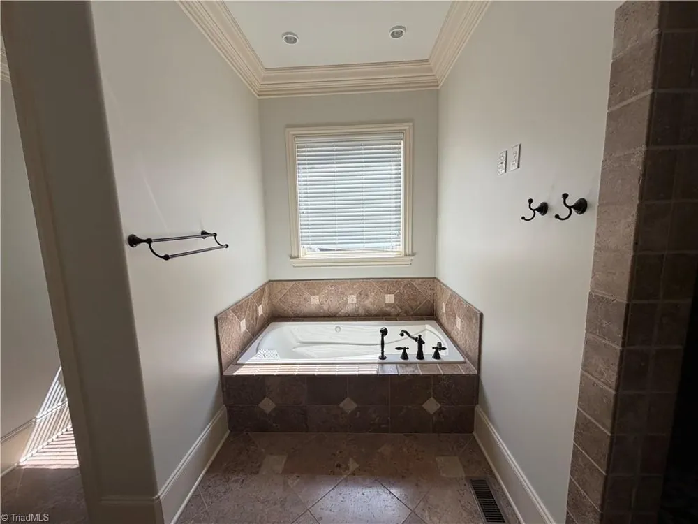 27 Carlson Terrace Greensboro, NC 27410