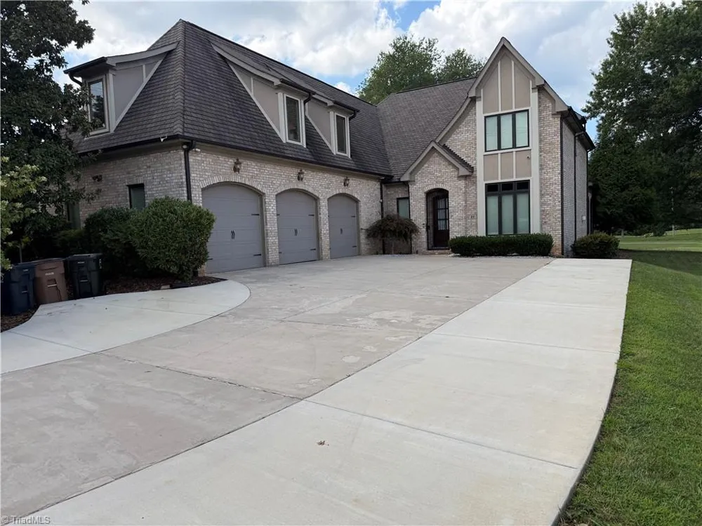 27 Carlson Terrace Greensboro, NC 27410
