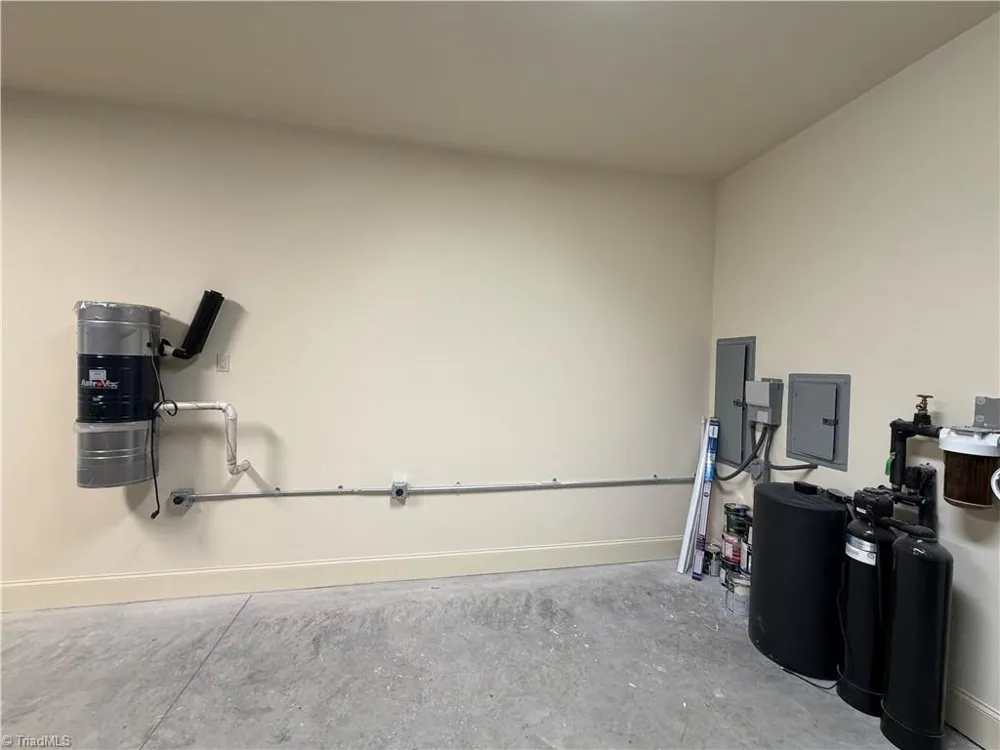 27 Carlson Terrace Greensboro, NC 27410