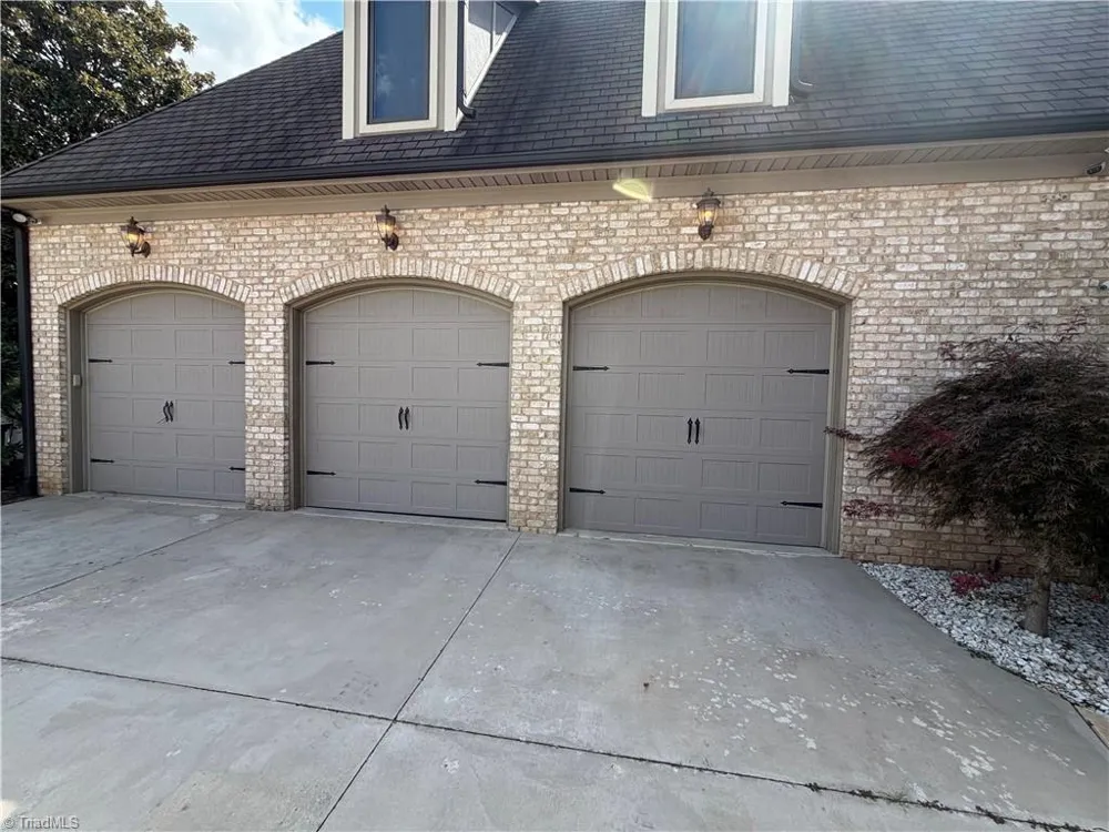 27 Carlson Terrace Greensboro, NC 27410