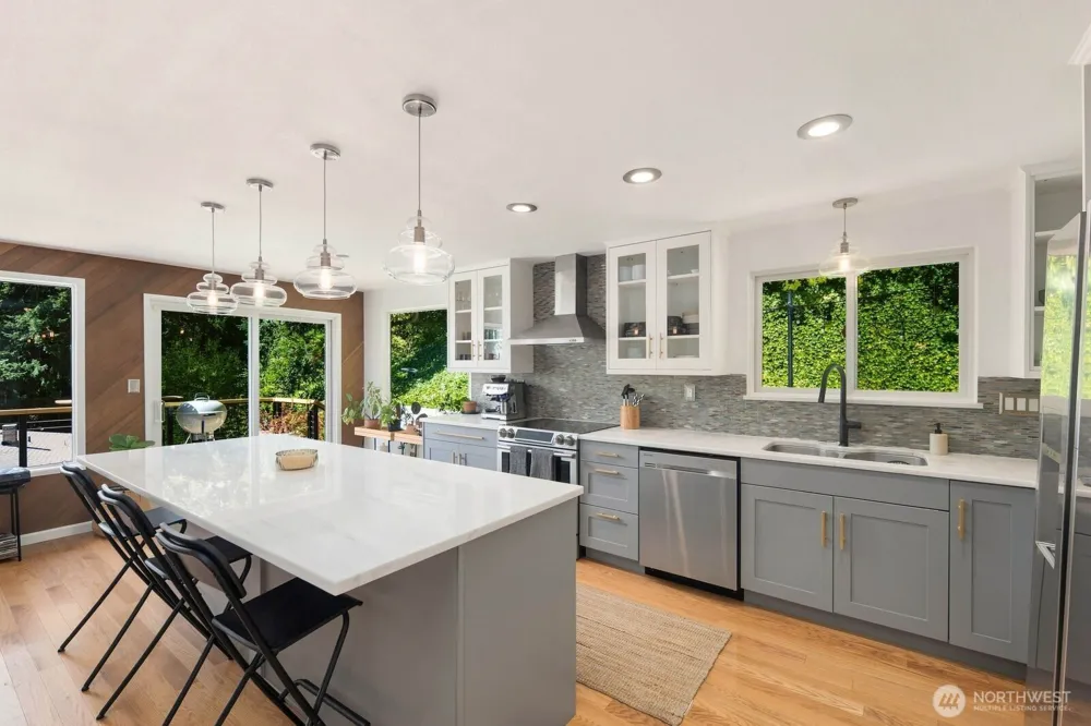 13917 16th Place SW Burien, WA 98166