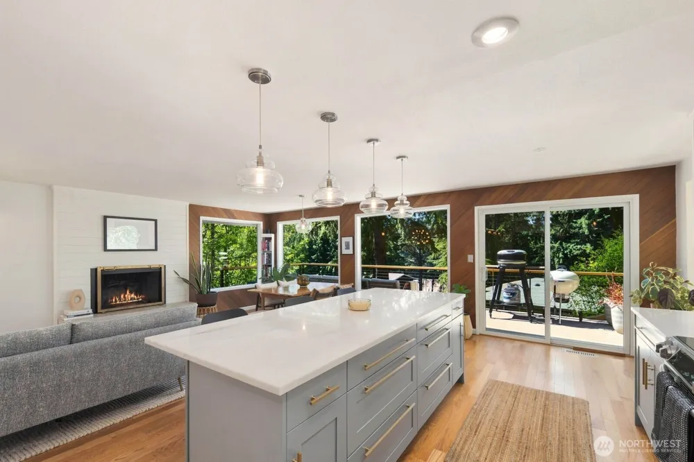13917 16th Place SW Burien, WA 98166
