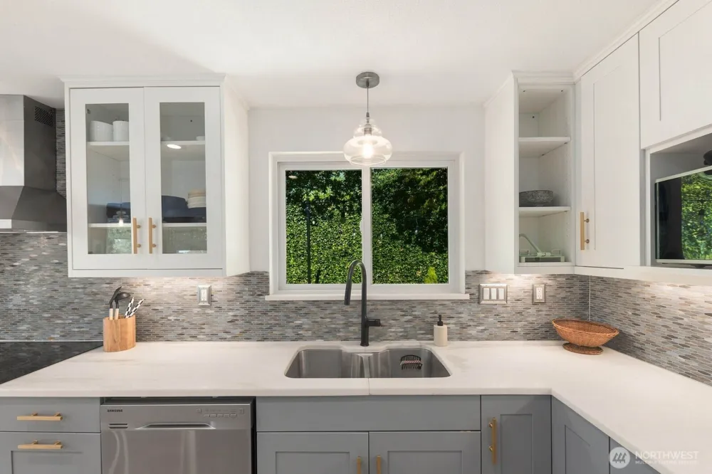 13917 16th Place SW Burien, WA 98166
