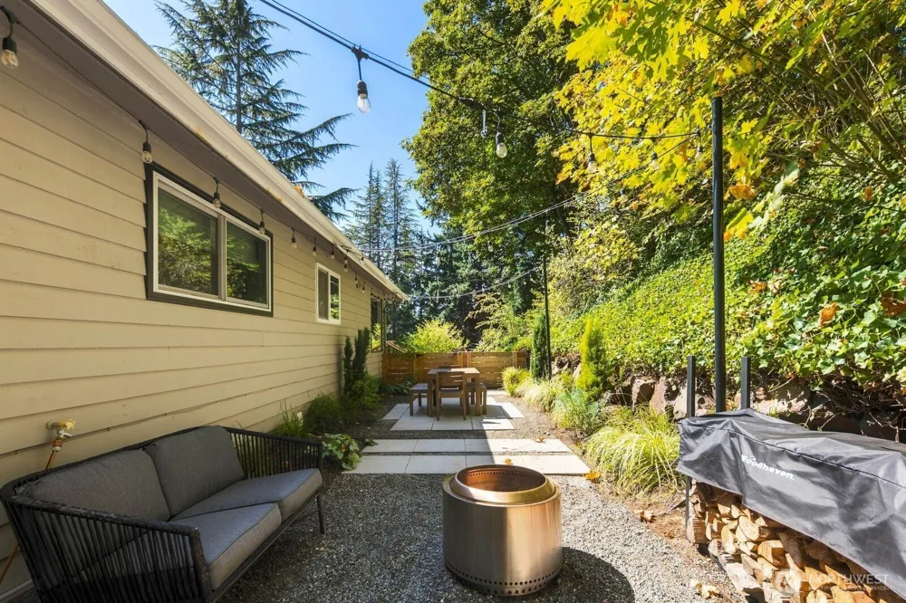 13917 16th Place SW Burien, WA 98166