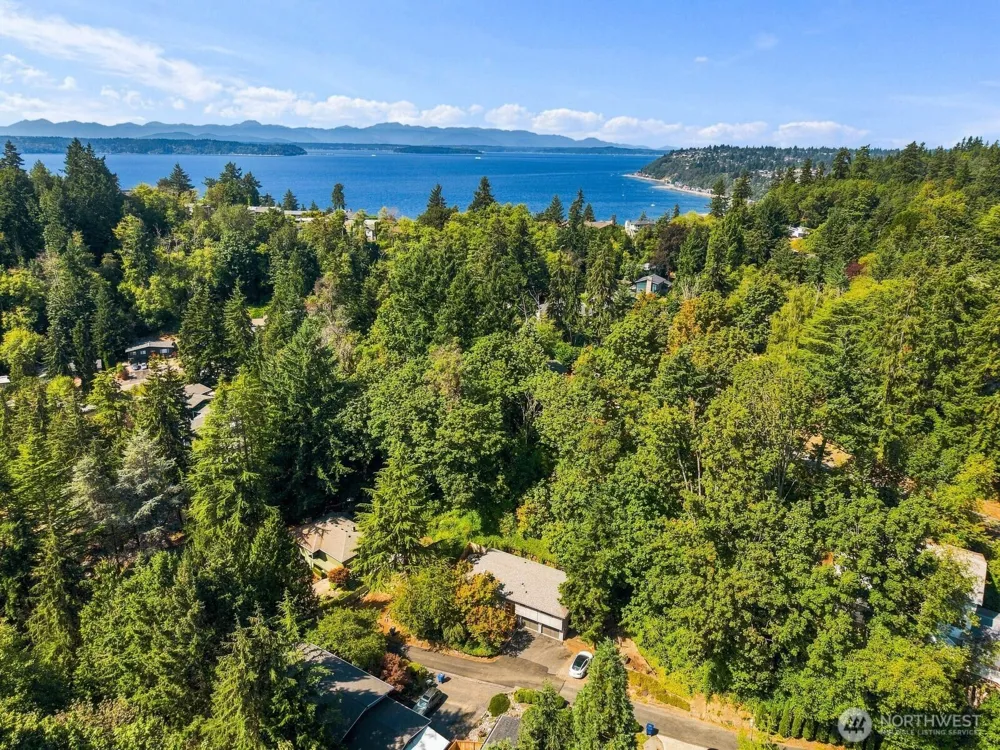 13917 16th Place SW Burien, WA 98166