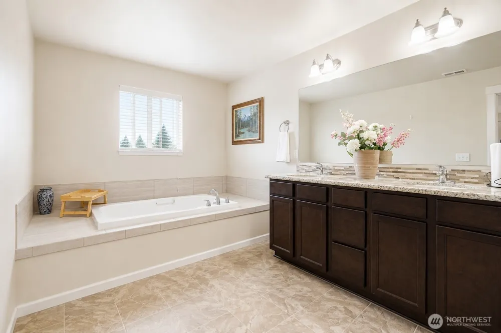 16305 25th Avenue Ct E Tacoma, WA 98445