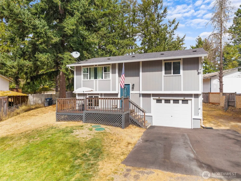 203 W Seattle Street Rainier, WA 98576