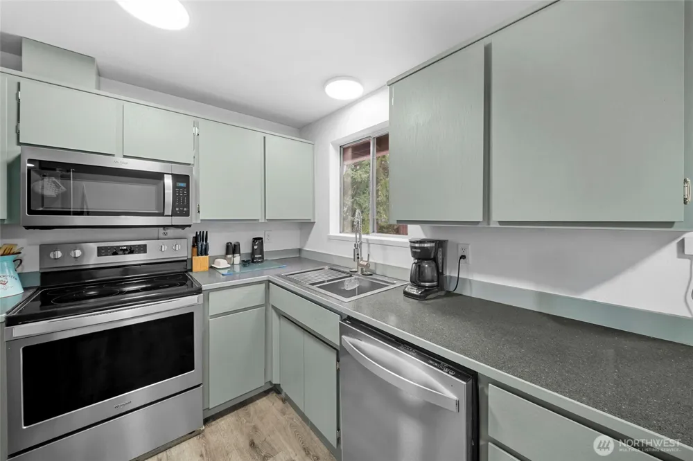 203 W Seattle Street Rainier, WA 98576