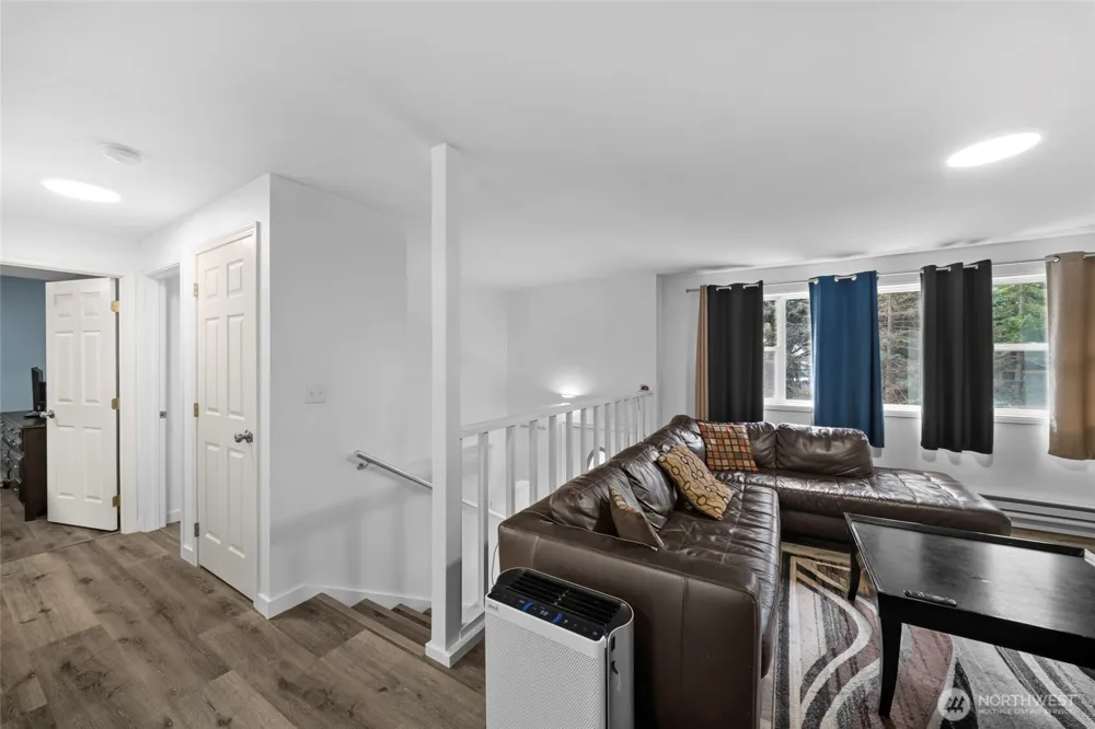 203 W Seattle Street Rainier, WA 98576