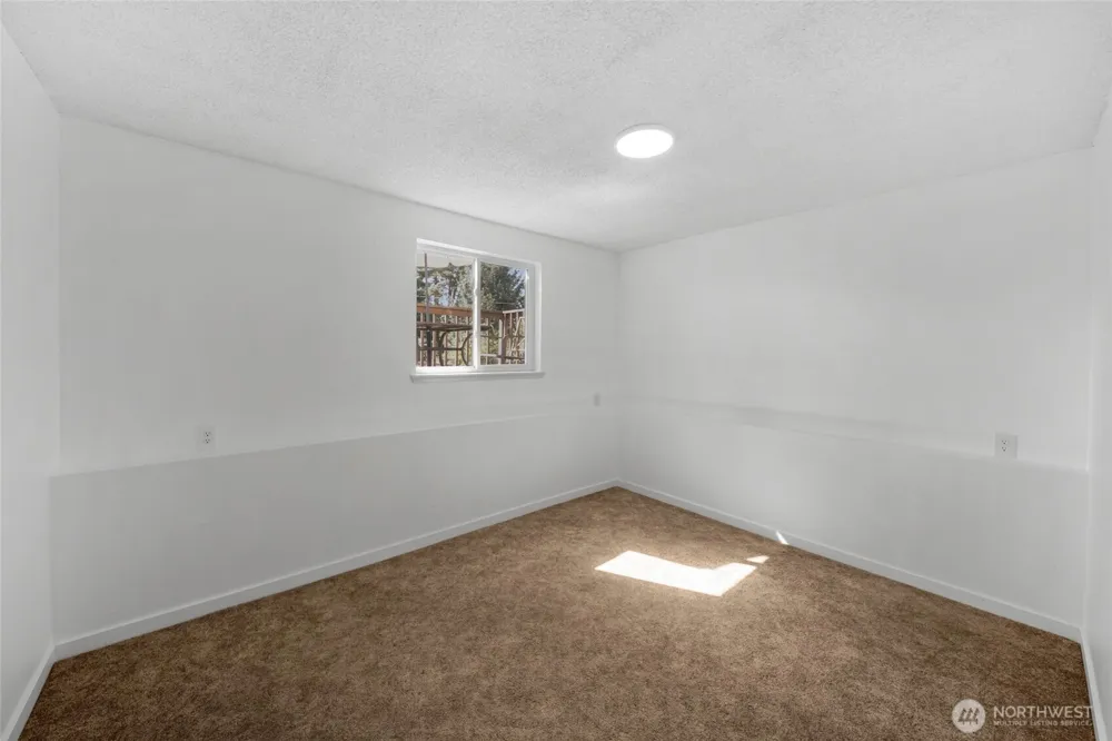 203 W Seattle Street Rainier, WA 98576