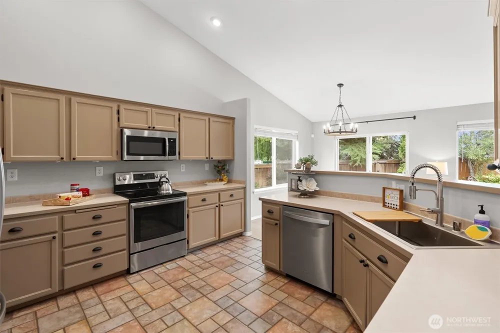 6715 176th Street Ct E Puyallup, WA 98375