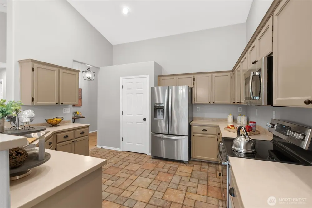 6715 176th Street Ct E Puyallup, WA 98375